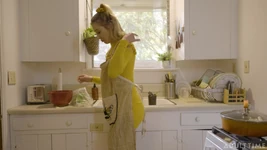 Adult Time - Raunchy Aiden Ashley deixa aplicativo de namoro estranho gozar dentro da buceta dela no primeiro encontro!