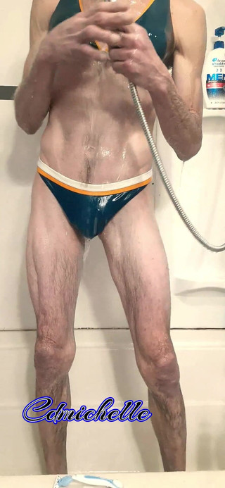 Crossdressers Cd Michelle wearing sexy lingerie: Crossdresser Cdmichell Wearing Blue Dvojdílné Plavky