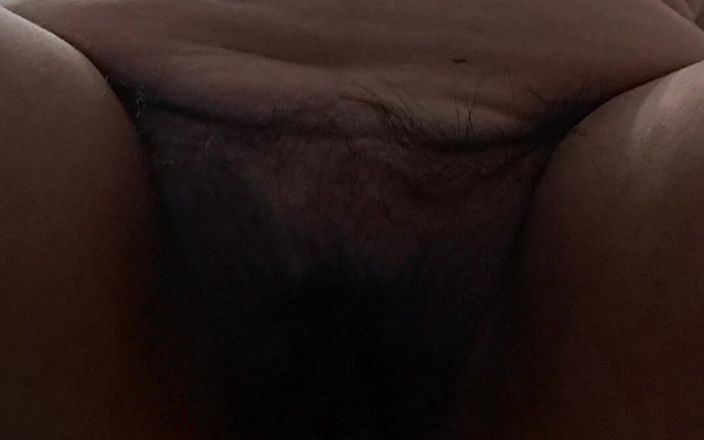 Mommy big hairy pussy: Dildo idzie aż do pochwy MILF