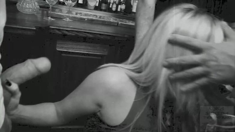 Chica Suicida DVD: La bionda tettona jamie sogna con il succhiare molti