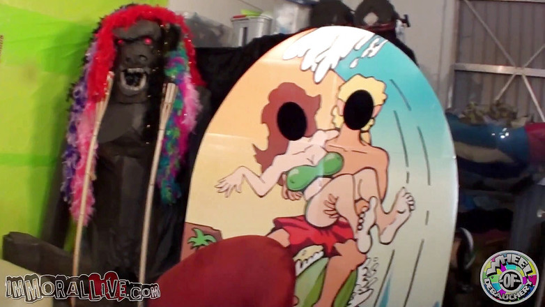 Immoral Live: Titterific milf Brandy Talore potěšen obřím penisem!