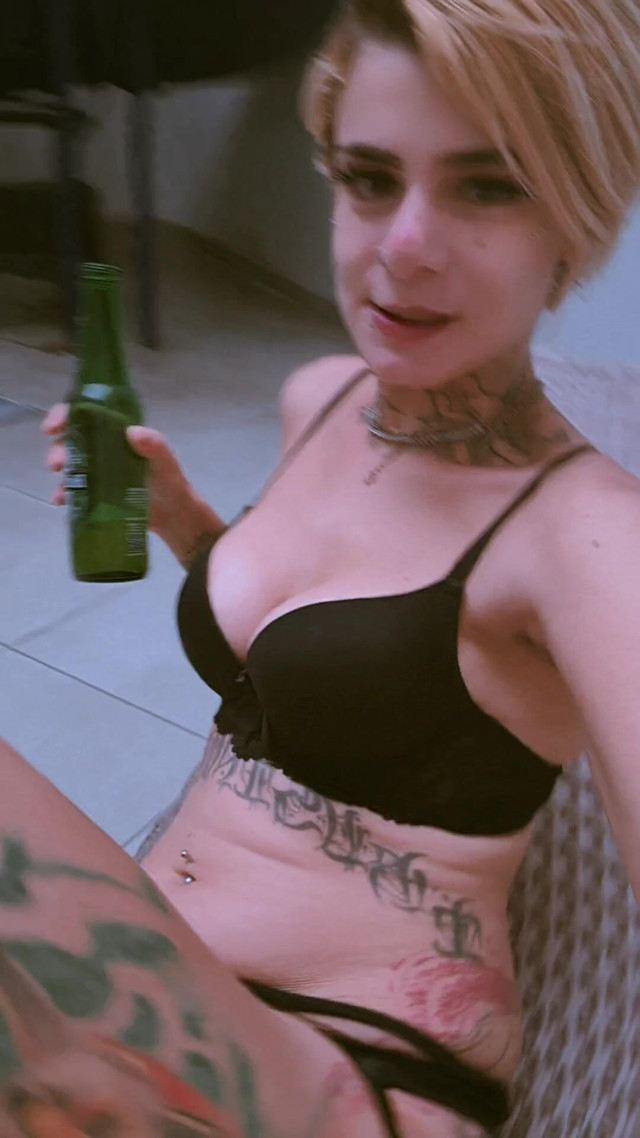 Esibizionista (Russah) Exhibitionist (Russah)