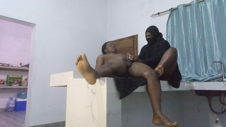 BMCs: Saya suka mengongkek si jalang Muslim yang bertudung yang keluar...