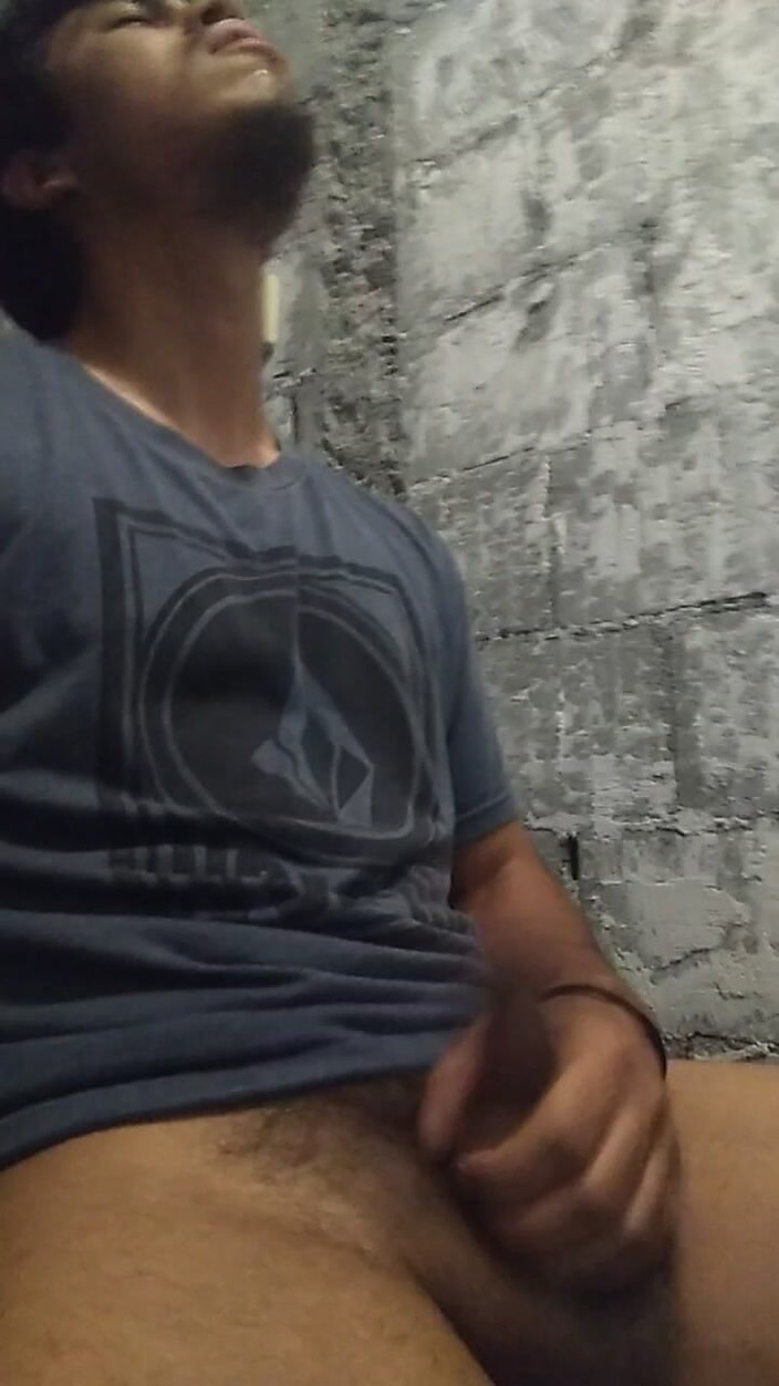 AlexAlejandro13: ¿Cuánto crees que mi polla mide?