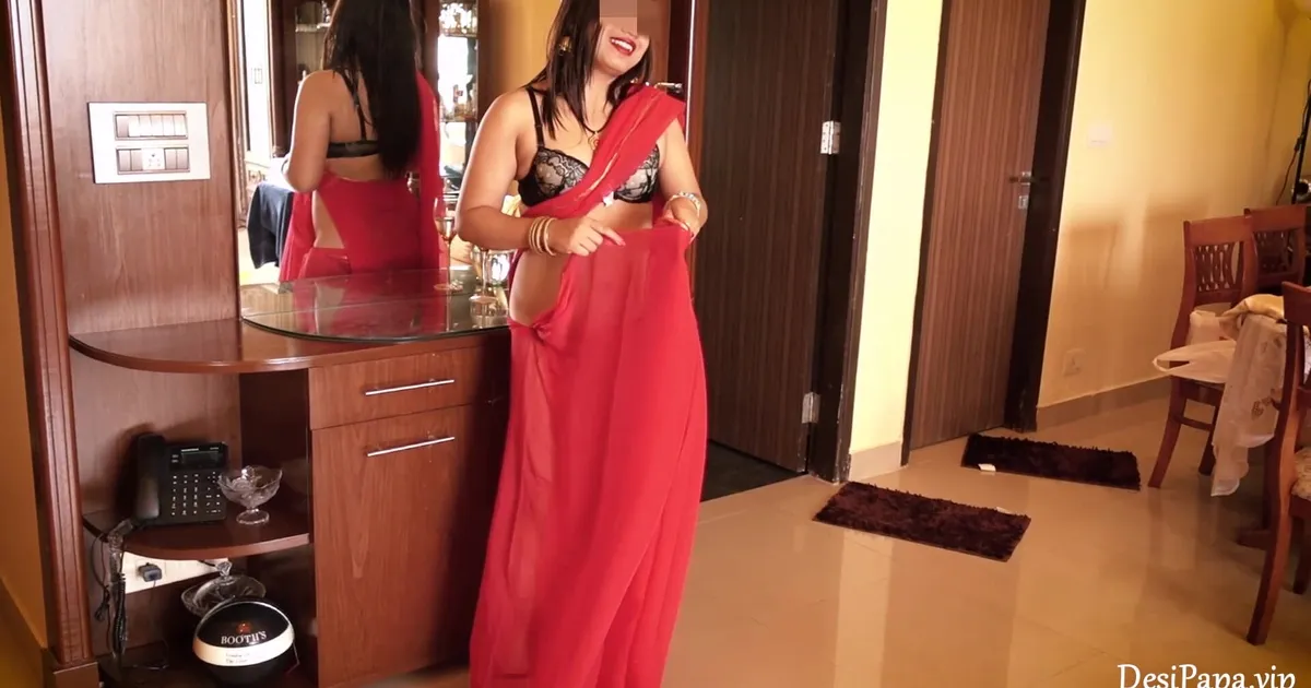 Chudasi Bhabhi: Indian Bhabhi In Red Sari Striptease Show | Faphouse