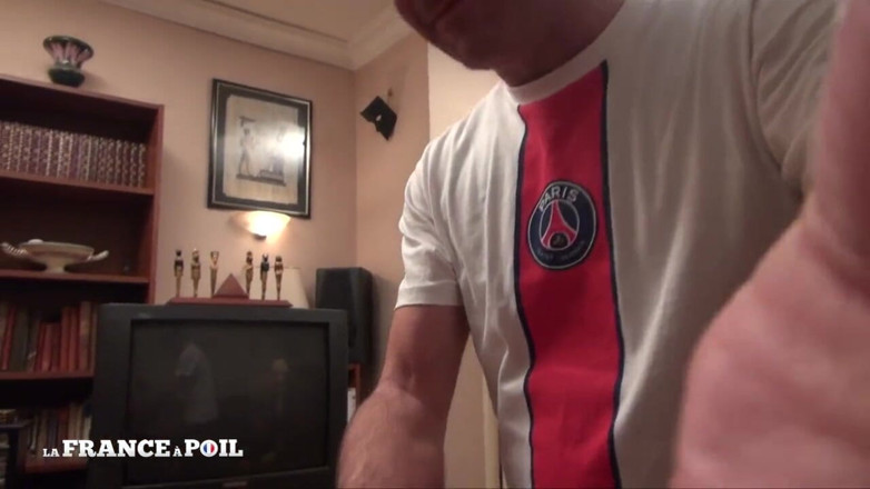 Girls Bang: Melissa, de 21 de ani, curvă roșcată din Dijon, este futută...