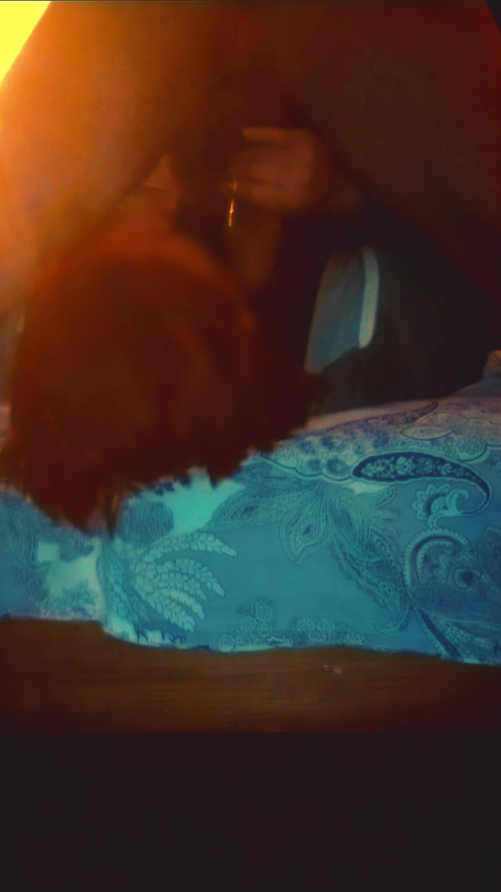 Lily & Theo: 既婚の売女で、巨大なペニスに恥をかかされ、口を塞がれるのが大好き。