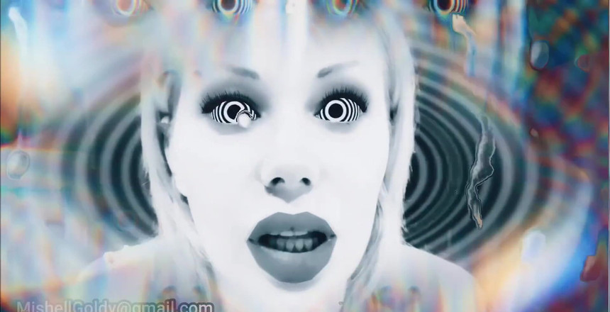 Goddess Misha Goldy: V tomto videu používám speciální program k získání všech informací...