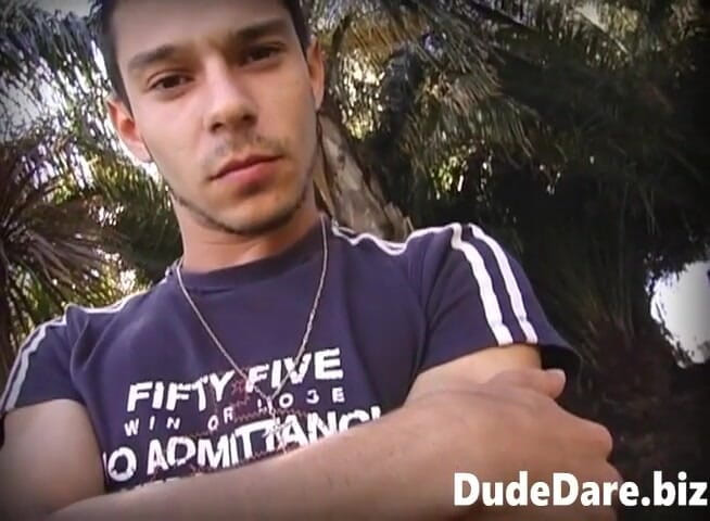 DudeDare: Coinquilini viziosi si masturbano dopo un intenso sesso senza preservativo