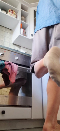 Husband Jerk off to Sink He Is Fast Becasue Wife Can Catch.