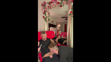 BreedinBros: Prezervatifsiz Noel ham anal teslimat (bölüm 1)