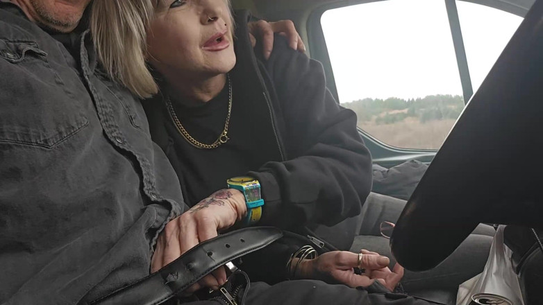 SilverFux: Polla O Súpalo... Mujer Madura Cachonda Se Queda Sin Combustible,...