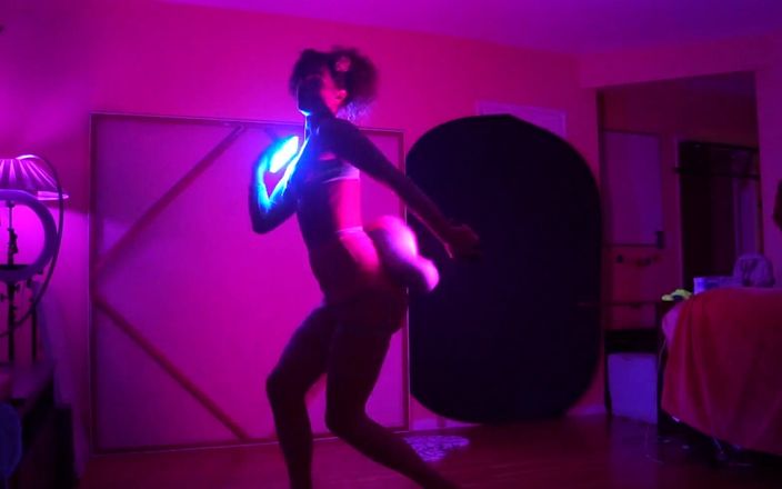 VibeWithMommy: Так что я выпустил свои странные и хотел поделиться им с вами. Как ты думаешь?