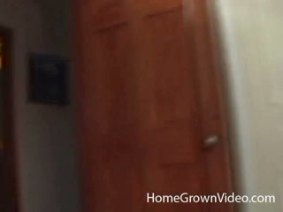 Homegrown Lesbian: Lynn Love ve Vanessa Lee seks yapıyor