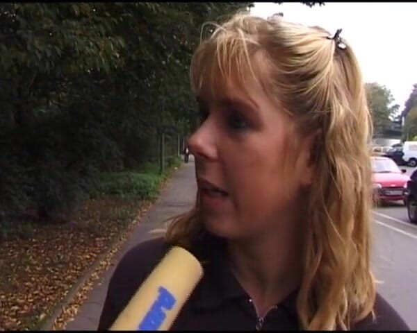 Deutsche Camgirls: Almanya'dan sevimli genç kız açık havada mastürbasyon yapıyor