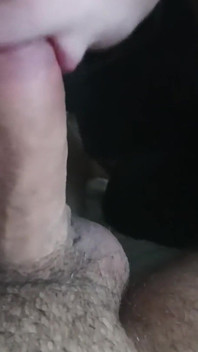 Domácí amatérské milf kouření a deepthroat kompilace s výstřikem