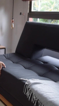 Dans Les Coulisses Avec La Fille Latine Aux Gros Seins Et Gros Cul