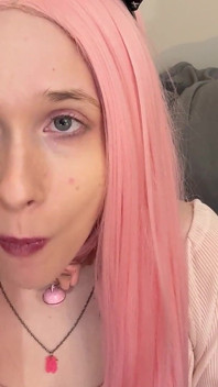 Bratty bubblegum slet pijpt bubbels
