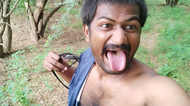 KUMBHA MANOJ KUMAR: IndiaN Xhard - Tinggal di hutan bersendirian melakukan senaman tegar