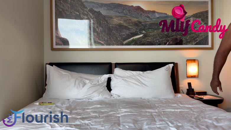 MilfCandy: Milfcandy Bayan Lorreign ve Mrflourish'i sunar