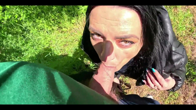 MilfyCalla: Outdoor Deepthroat, Rough Facefucking and Cum All Over My Downjacket