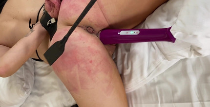 Shione Cooper: Memukul pantat saya apabila semua tongkat ajaib ada dalam pepek...