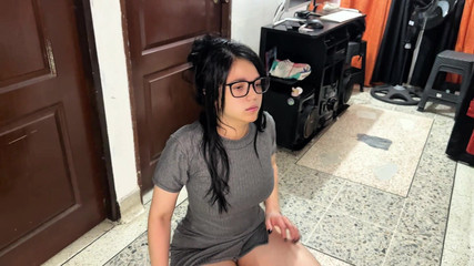 Crisanto999: मेरी युवा और सुंदर सौतेली चचेरी बहन आती है और पहले से ही जानती है कि उसे क्या करना है