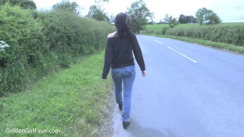 Her Kink UK: Hay Bales seluar jeans basah