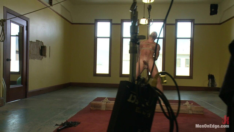 Men on Edge: Dominic Pacifico Edged