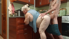 Zona901: Slokte de grote kont van mijn stiefmoeder, geneukt in haar...