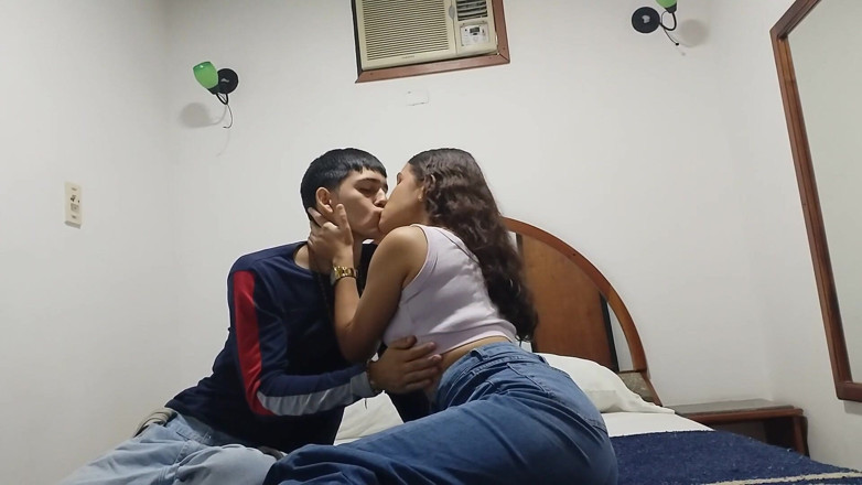 ValentinaHot10: Noaptea pasiunii cu fratele meu vitreg sexy cu o pulă...