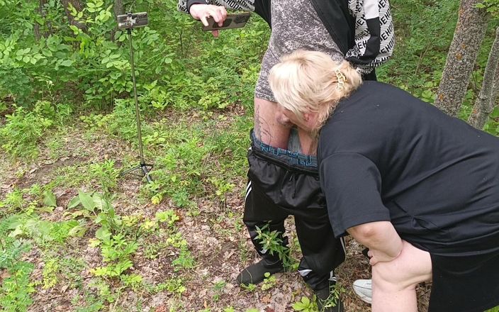 Zona901: A Friend Sucks My Dick in a Park and Swallows...