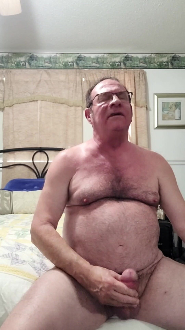 Daddy Back and Horny (Hotdaddy) Daddy Back and Horny (Hotdaddy)
