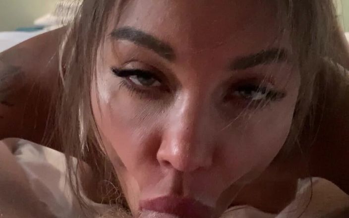 Monika Fox: Monika Fox ssała penisa i połykała całą spermę