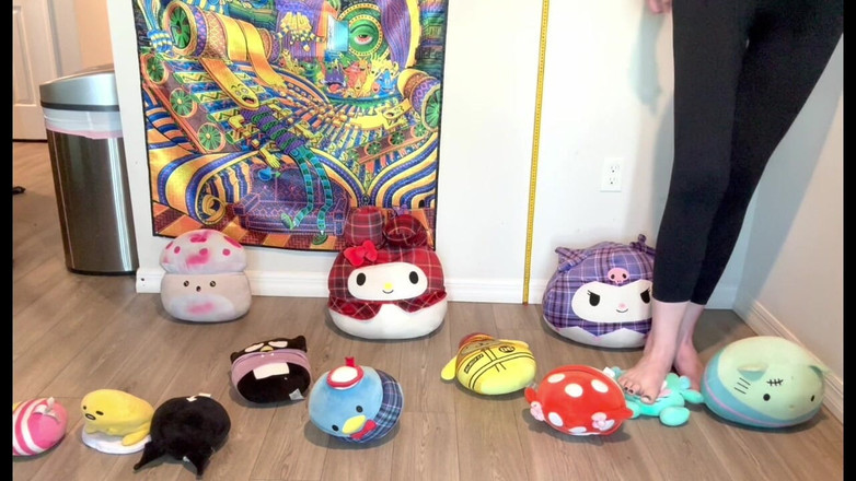 Peppermint Giantess: Plushie Stomp - collezione di giocattoli imbottiti fino a 16 piedi