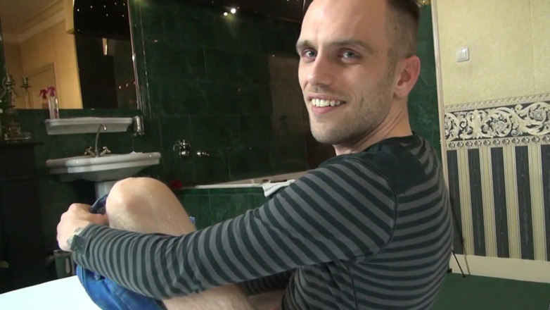 Melody Pleasure: Po nahrávání 2 filmů je Melody Pleasure tak nadržená, že bude šukat sama