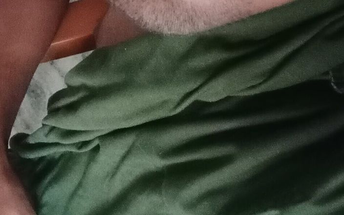 sexy_series: Plaisir gay indien nu et robe sexy