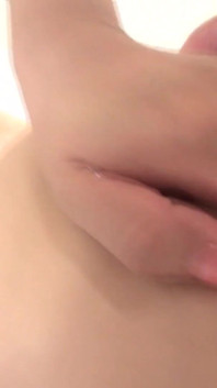 Chlupatá kundička japonské MILF tvrdě ošukaná a pak ochutná creampie