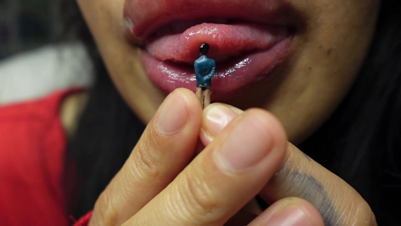 Asmr_mouth: La gigantessa ama leccarti e succhiarti tutto