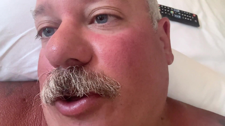Hand-Free-Daddy-Chub: Hunky Treinador Aposentado Muito Masculino Com Um Pau Grande E...