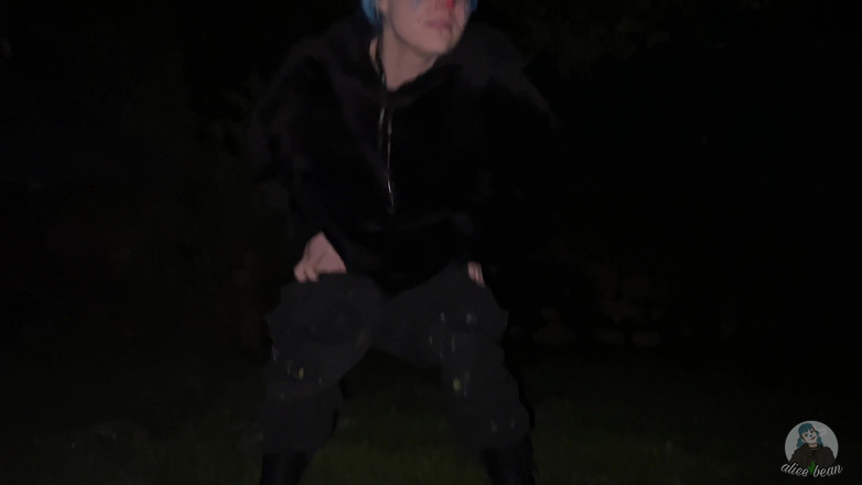 Alice Bean: Hề đi tiểu