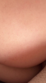 Ich habe stiefschwester in meiner nähe beim masturbieren auf meiner morgenlichen Erektion erwischt, also fickte ich ihre enge muschi und creampie