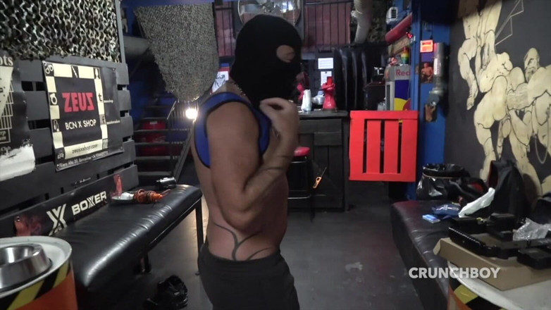 Surprise bareback party with friends: Jess Royan에게 맨발로 따먹히는 Ronald Try