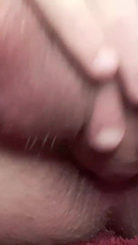 Enges trans-mädchen kommt in ihren eigenen anal, selbst fickt ihren massiven schwanz, wahnsinniger creampie