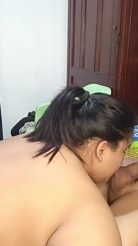मेरे पड़ोसी ने मेरे लंड से अपना मुंह भर दिया