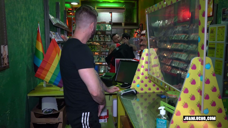 Juan Lucho Gay: Gayxample Gloryhole