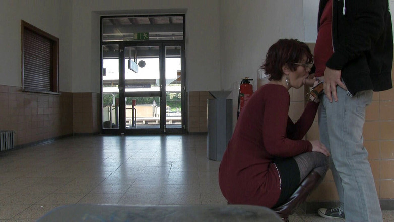 Popp Sylvie: 在火车站做爱