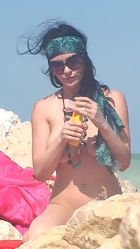 Adrianne plajda! Teşhir videosu!