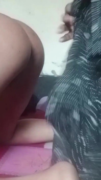 Prima volta sesso la mia ragazza del college viene a casa mia a scopare mia moglie