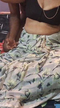Indiancă desi bhabhi sexy XXX cu sex dur în sari